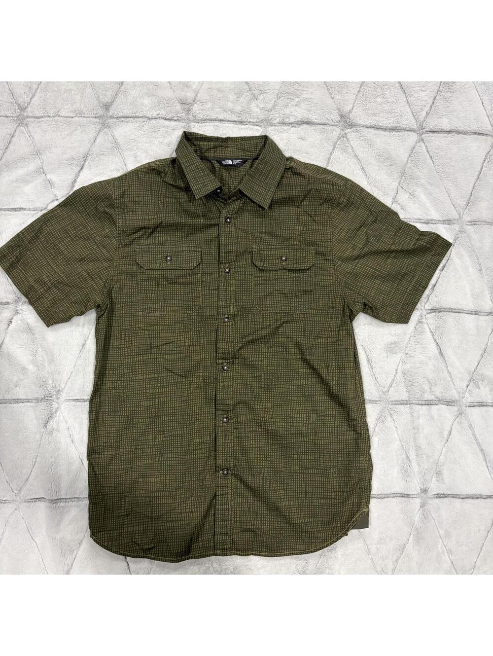 The North Face Active Outdoor Men's Medium Green Short Sleeve Button Shirt